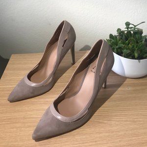 Ava & Aiden- Lizzy Cut Out Collar Pump